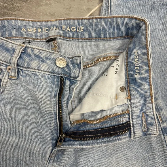 American Eagle Light Blue Mom Jeans - Picture 3 of 6